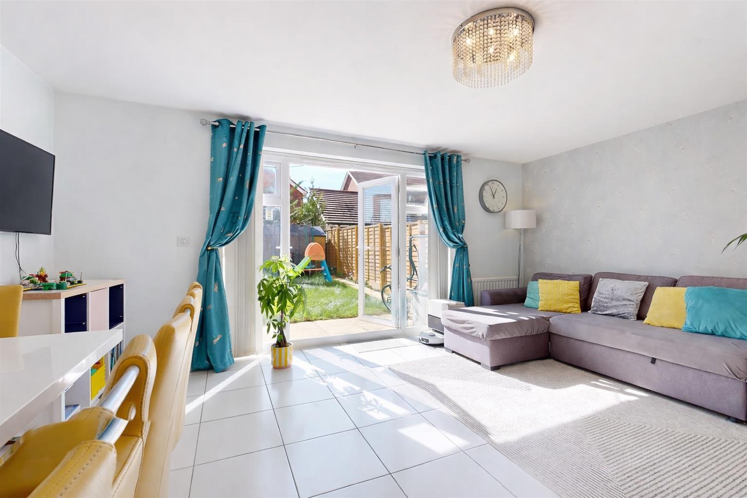 4 bed property in Simford Way, Milton Keynes